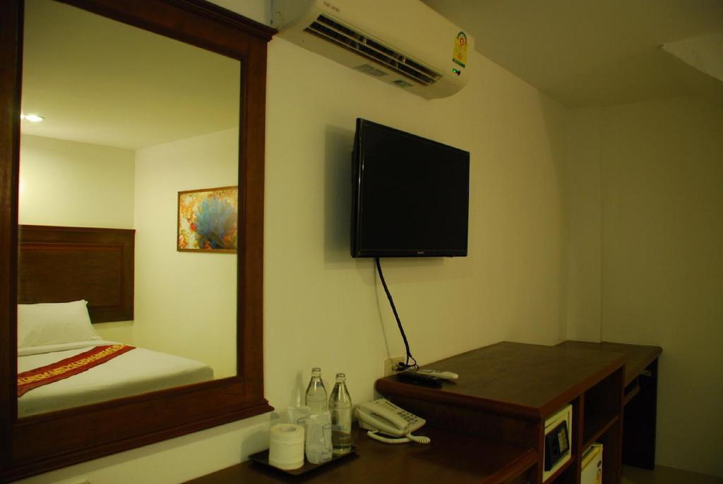 Patong Budget Rooms Экстерьер фото
