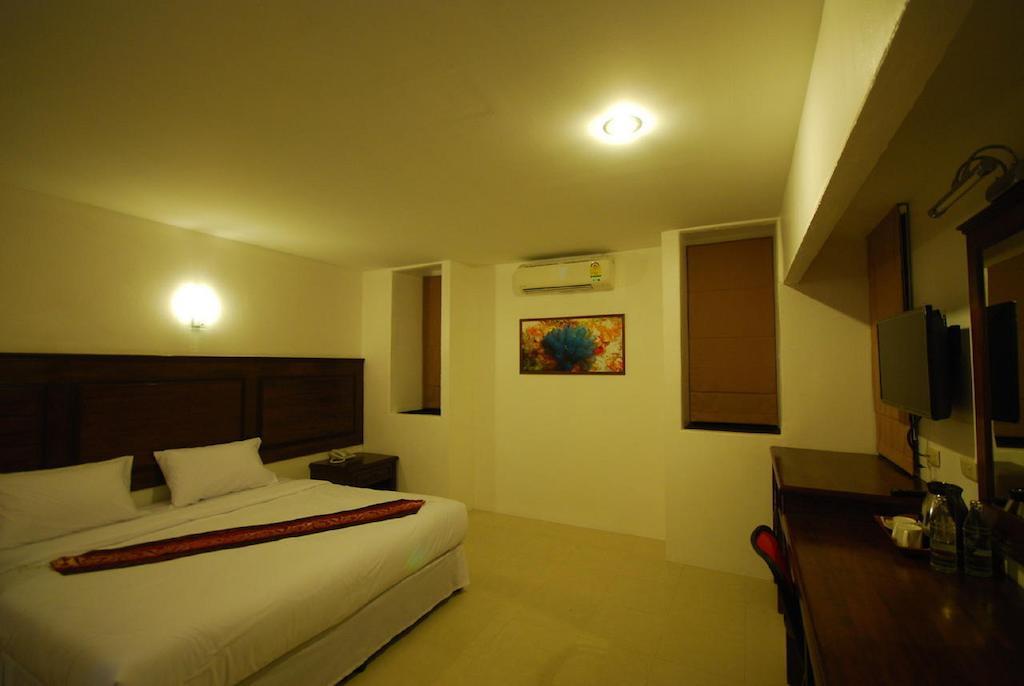 Patong Budget Rooms Экстерьер фото