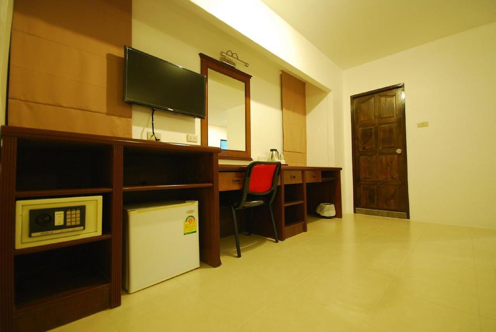Patong Budget Rooms Экстерьер фото