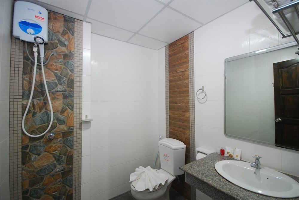 Patong Budget Rooms Экстерьер фото